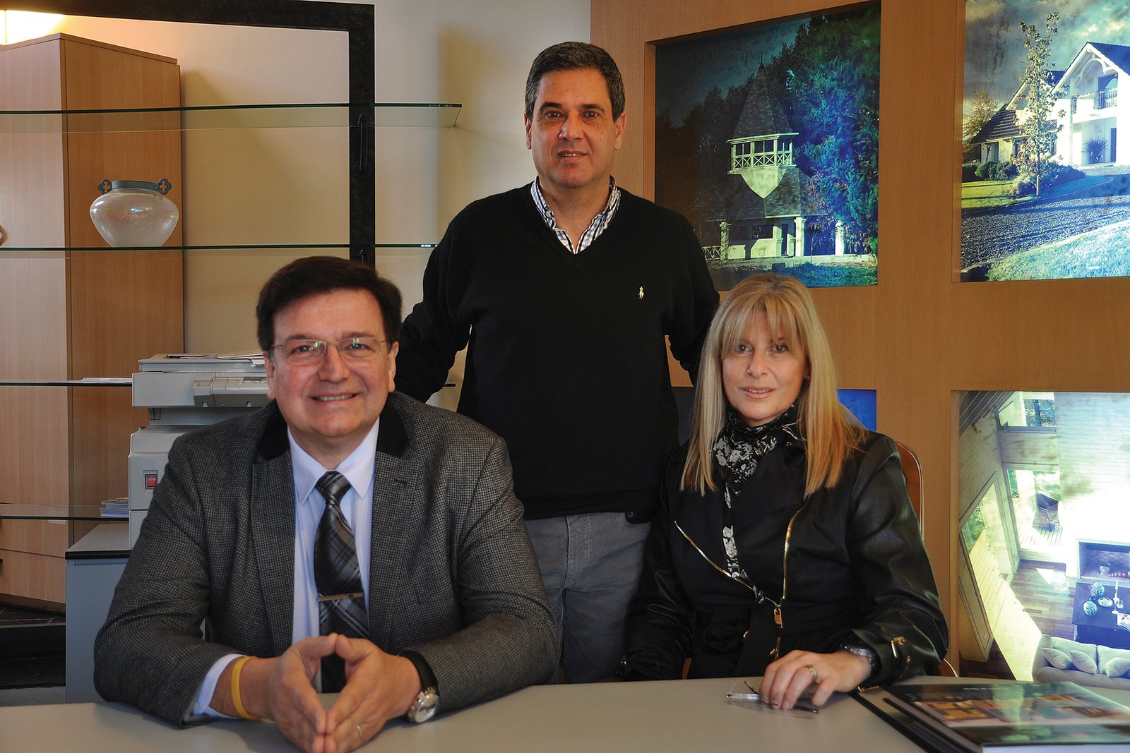 Logo y proyectos de Vaccarezza, Tenesini & Angelone Arquitectos