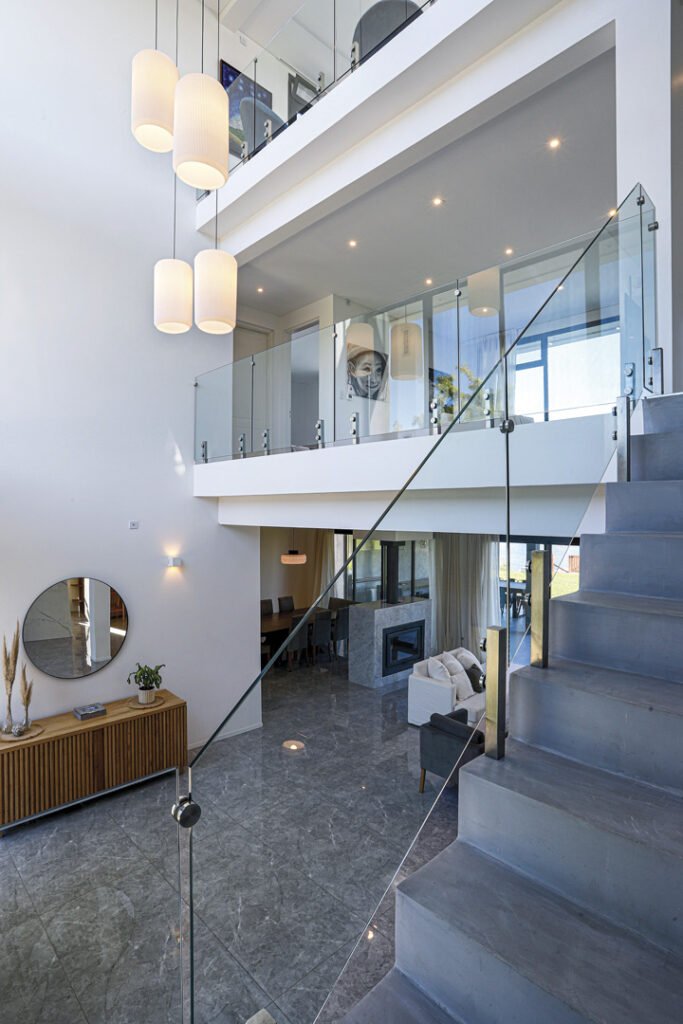 Escalera - Casa Atalaya - Buenos Aires, Escobar, Puertos de Escobar, Barrio Marinas