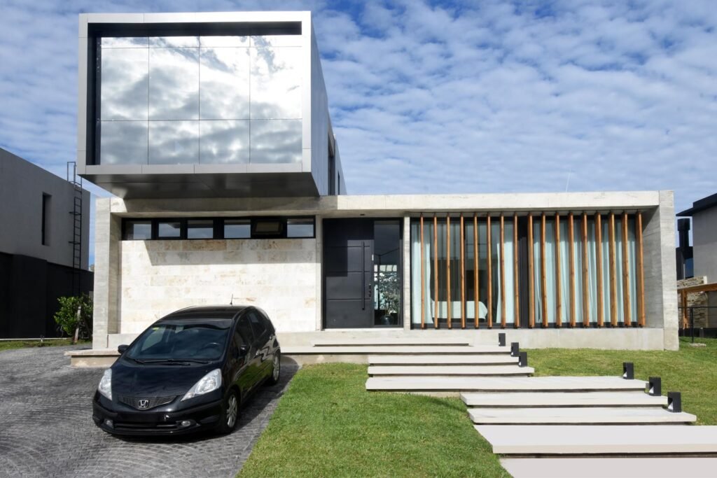 Frente - Casa H - Buenos Aires, Esteban Echeverría, CSHA
