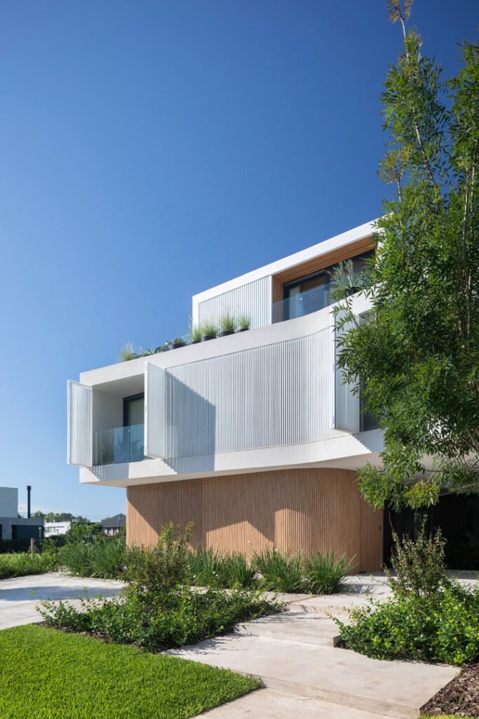 Frente - Casa WEIP - Buenos Aires, San Isidro, Barrio Cerrado Los Cardos