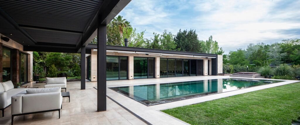 Contrafrente - Casa SS - Buenos Aires, Ituzaingó, Club de Campo Los Pingüinos