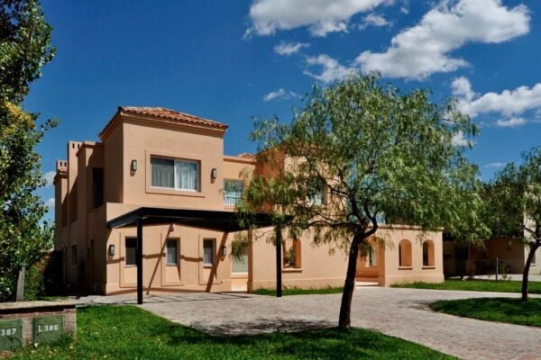 Casa Santa Catalina 1 - Buenos Aires, Benavidez