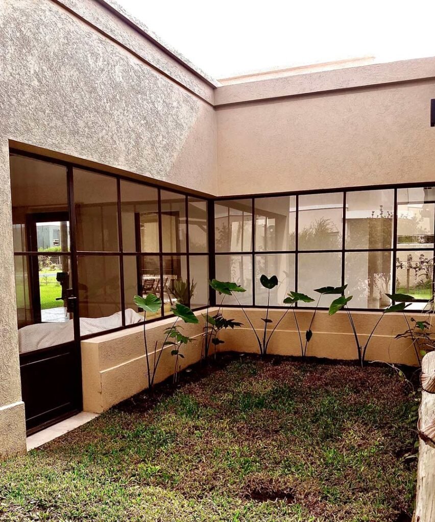 Jardin interno - Casa Santa Teresa 2 - Buenos Aires, Villanueva, Santa Teresa