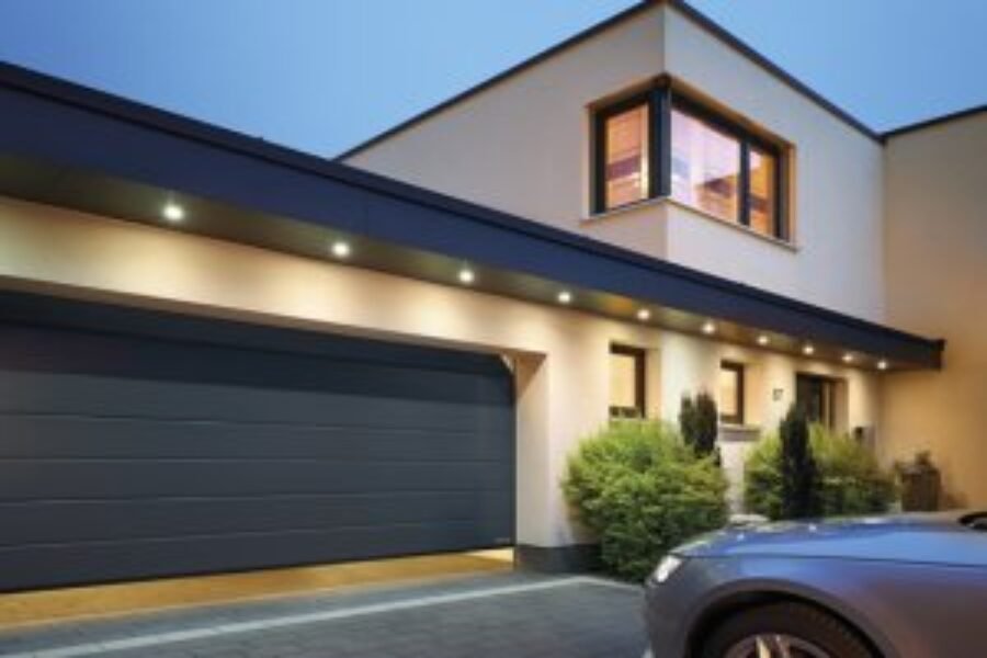 Encargados de la seguridad y la estética del edificio