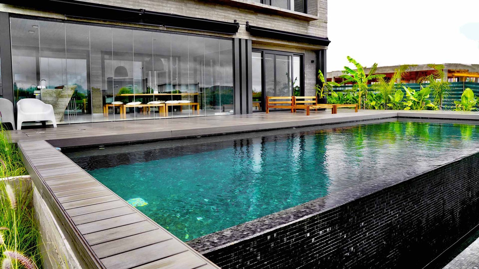 Piscina Marinas I - Buenos Aires, Puertos del Lago, Marinas