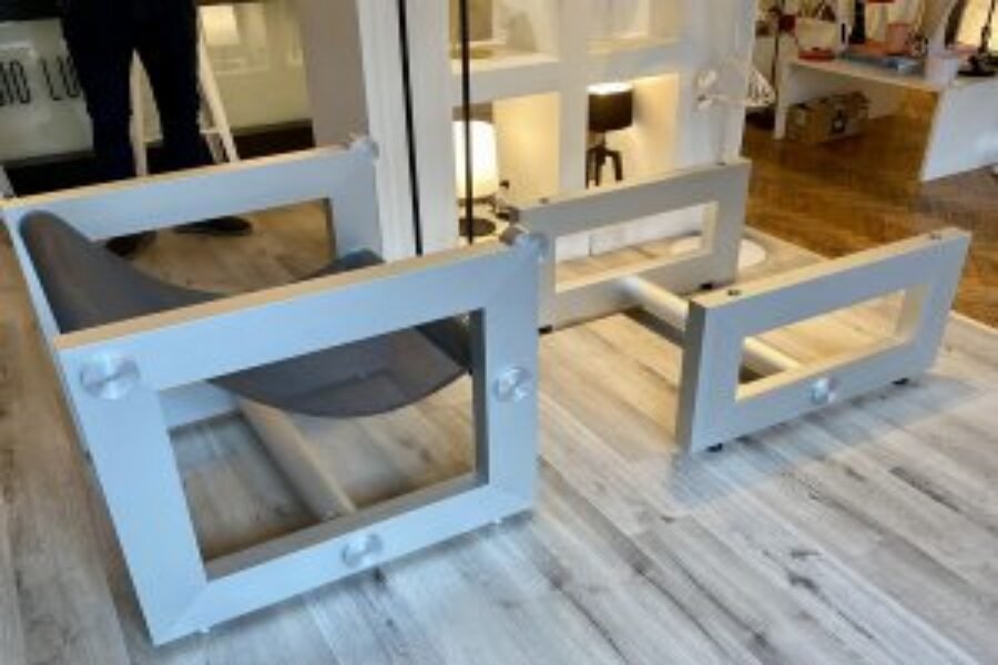 El mismo sillón, adentro o afuera