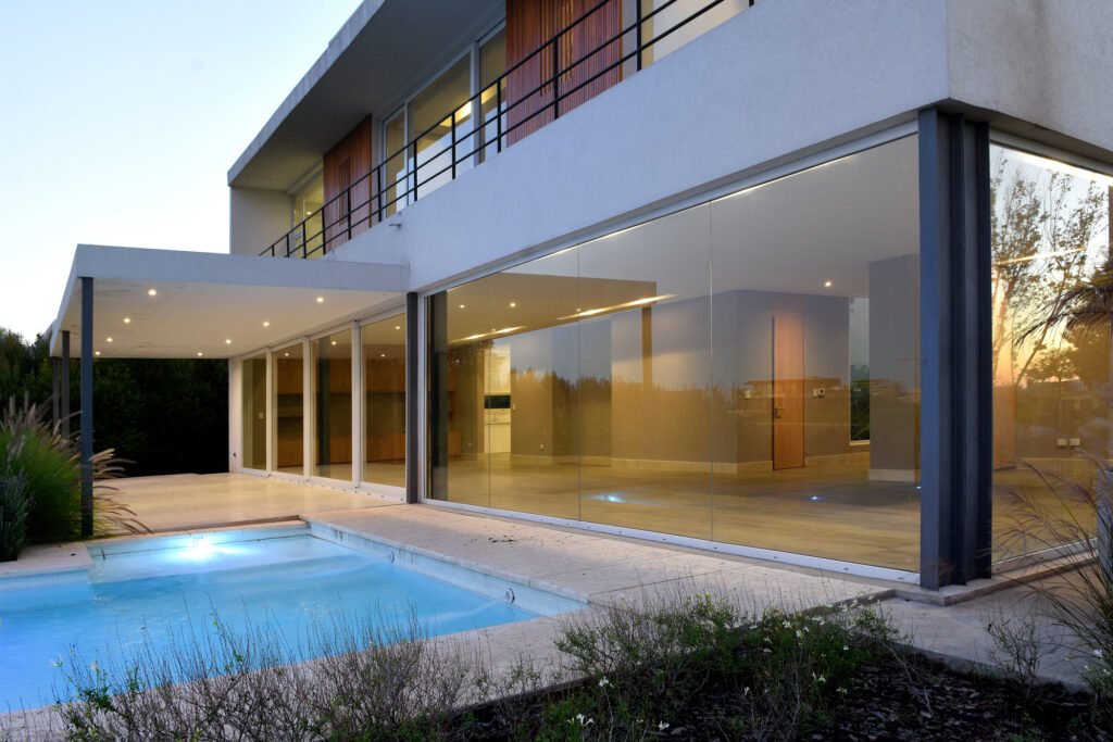 Contrafrente - Casa Ritmo Contemporáneo - Buenos Aires, Nordelta, El Golf