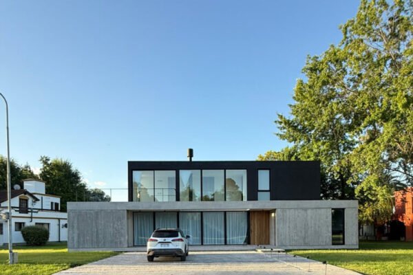 Casa GGNR - Buenos Aires, Tristán Suárez, Barrio El Ombú
