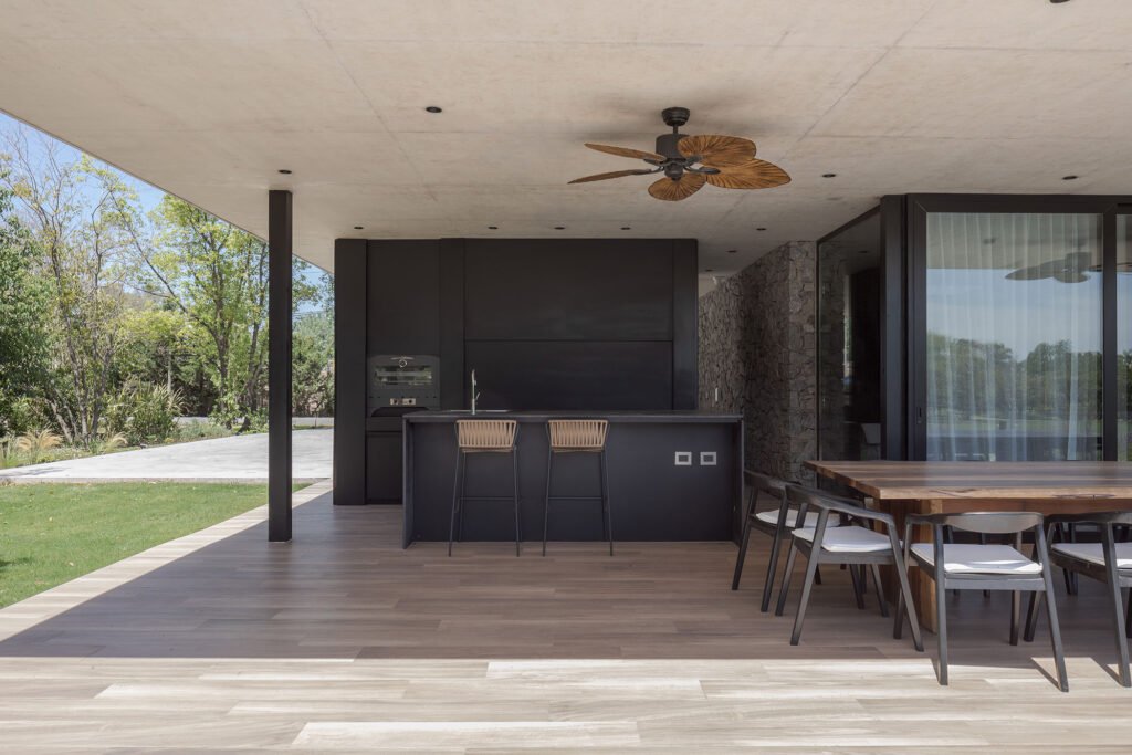 Parrilla - Casa Planalto - Buenos Aires, Ituzaingó, Club de Campo Los Pingüinos